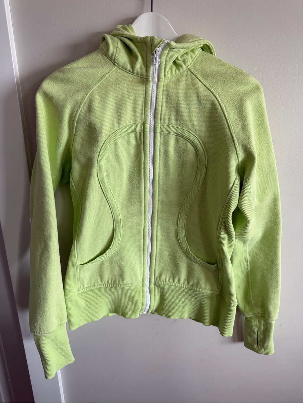 Lululemon Scuba Hoodie Lime Green. No Size dot. Fits like a 10.